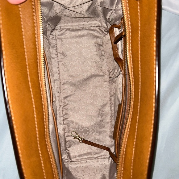 Michael Kors Handbag With Matching Wallet - Picture 5 of 10